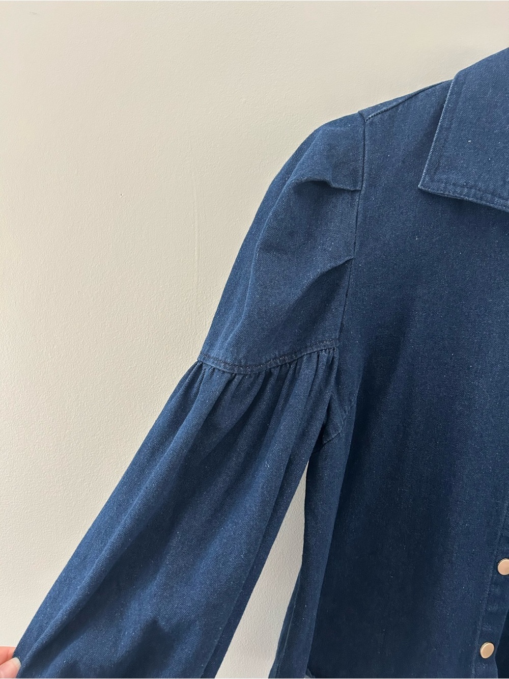 Modern Identity Denim Snap Front Puff Statement Sleeve Dark Wash Button Down Top - Picture 5 of 5